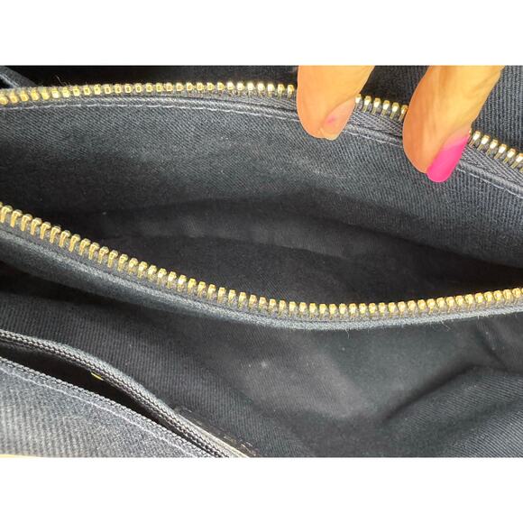 Chanel Vintage Chevron Quilted Shoulder Bag with CC Charm - Picture 6 of 9